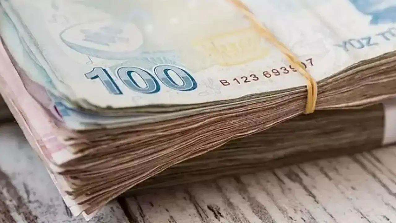 ruyada-kagit-para-gormek-ne-anlama-gelir