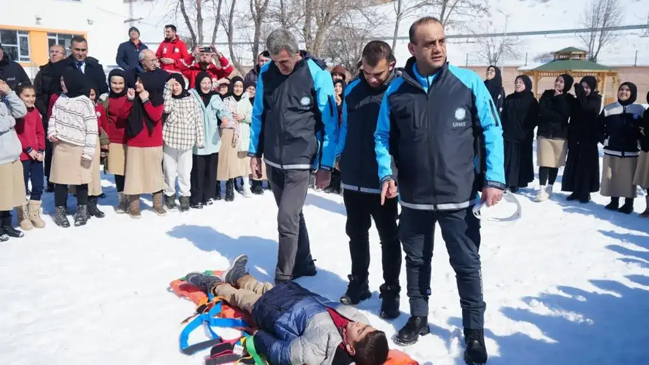 bayburtta-deprem-haftasinda-afet-bilinci-seferberligi