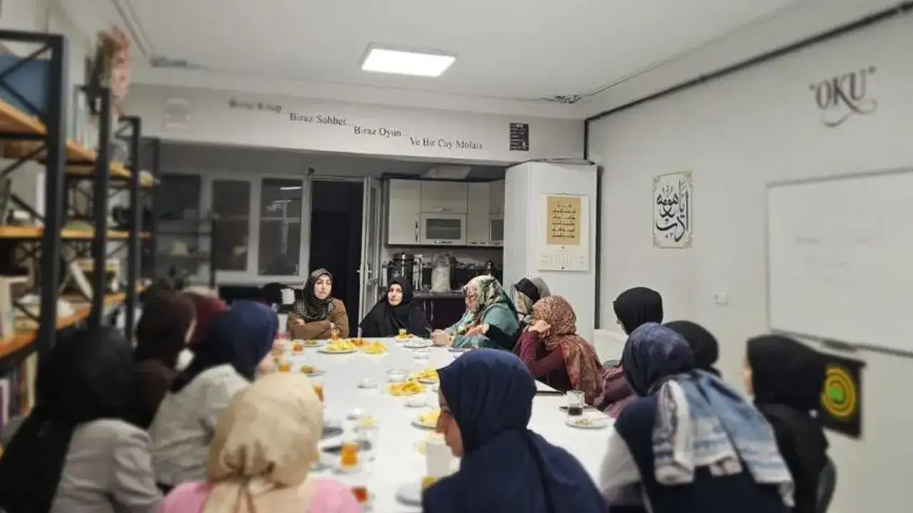 bayburtta-universitelilere-ramazan-bulusmalari