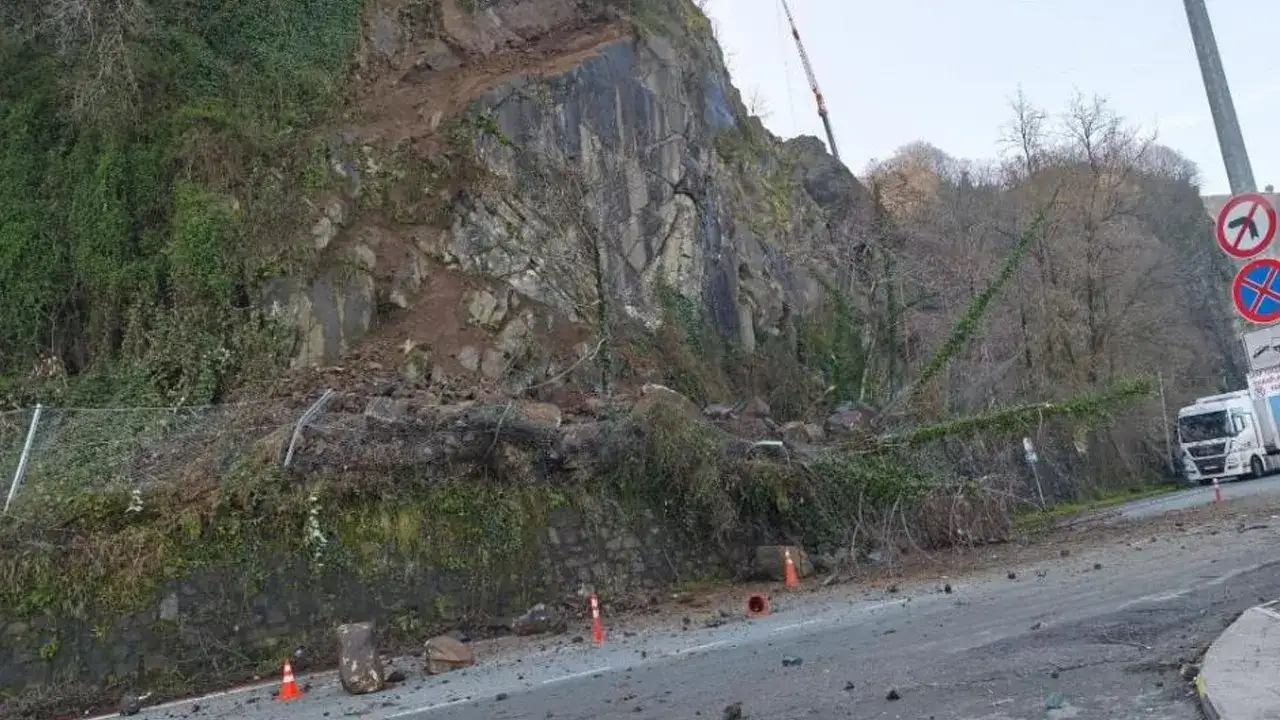 bekleyen-tir-zarar-gorduf