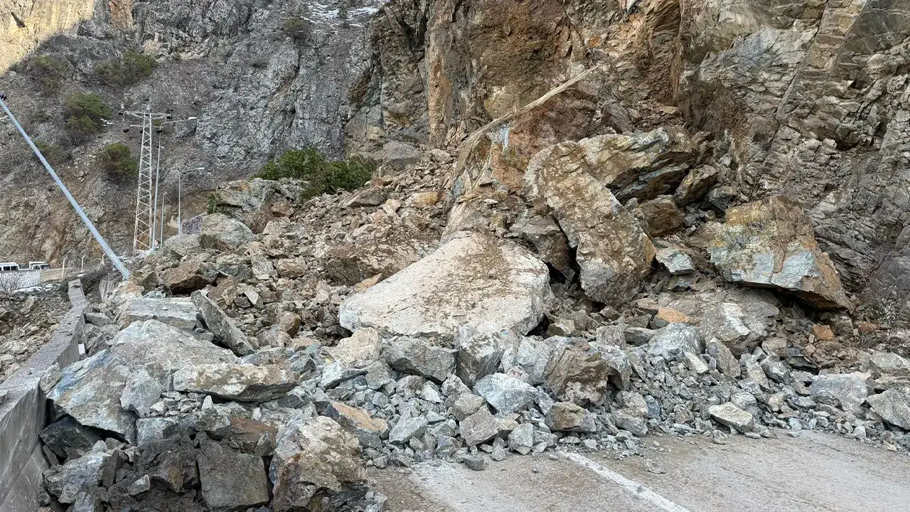 gumushane-yolunda-kaza