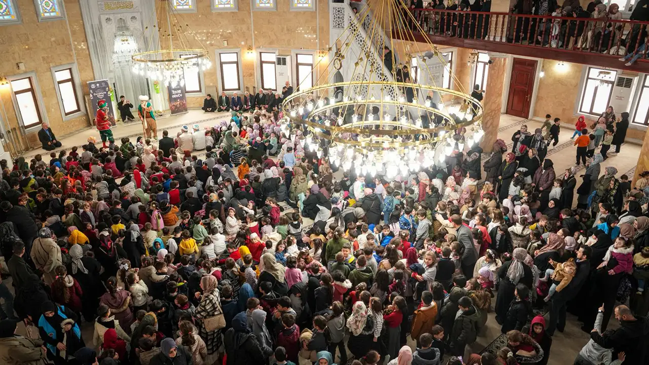 ofta-tekne-orucu-coskusu-500-cocuk-camide-bulustu