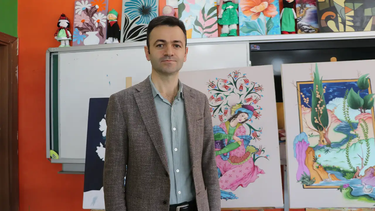 rizede-atiklar-sanata-donusuyor-okulda-sanat-sokagi-kuruldu