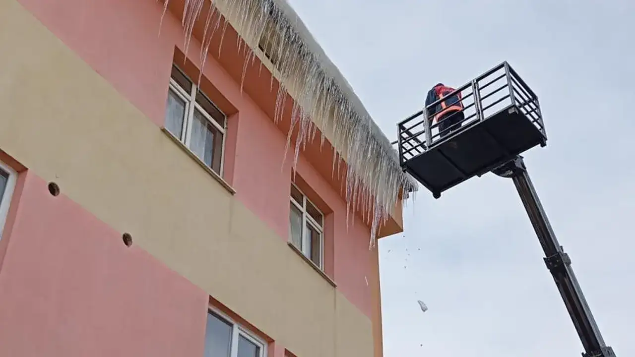 bayburtta-buz-sarkitlarina-karsi-calisma