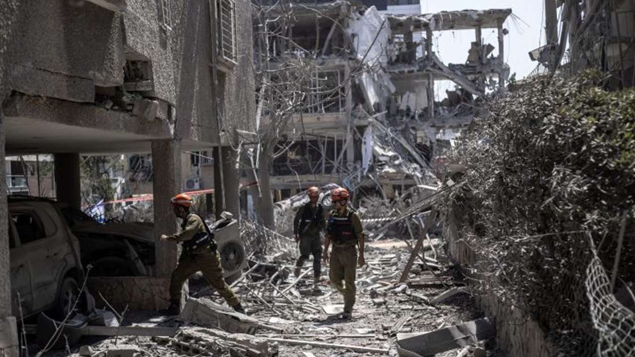 ktu-tvde-iranabd-gerilimi-masaya-yatirildi-dunya-yeni-bir-belirsizlikler-cagina-gidiyor-bitmeyen-savas-cagi