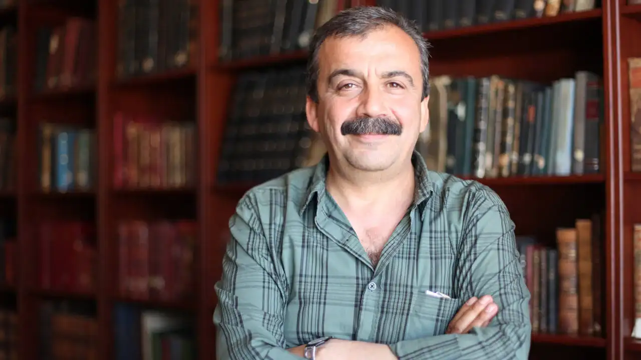 sirri-sureyya-onder-kimdir