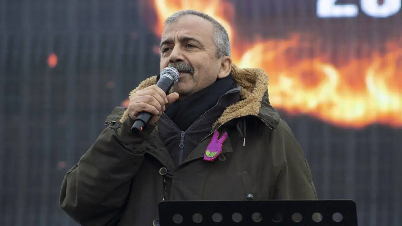 sirri-sureyya-onder-kimdir