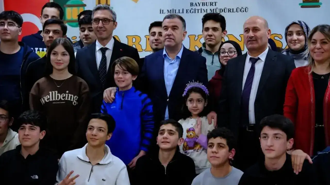 vali-eldivan-fen-lisesi-ogrencileriyle-iftar-sofrasinda-bulustu