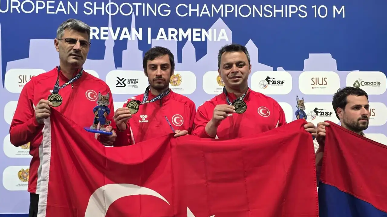 avrupa-sampiyonu-bugra-selimzadeye-trabzon-havalimaninda-karsilama