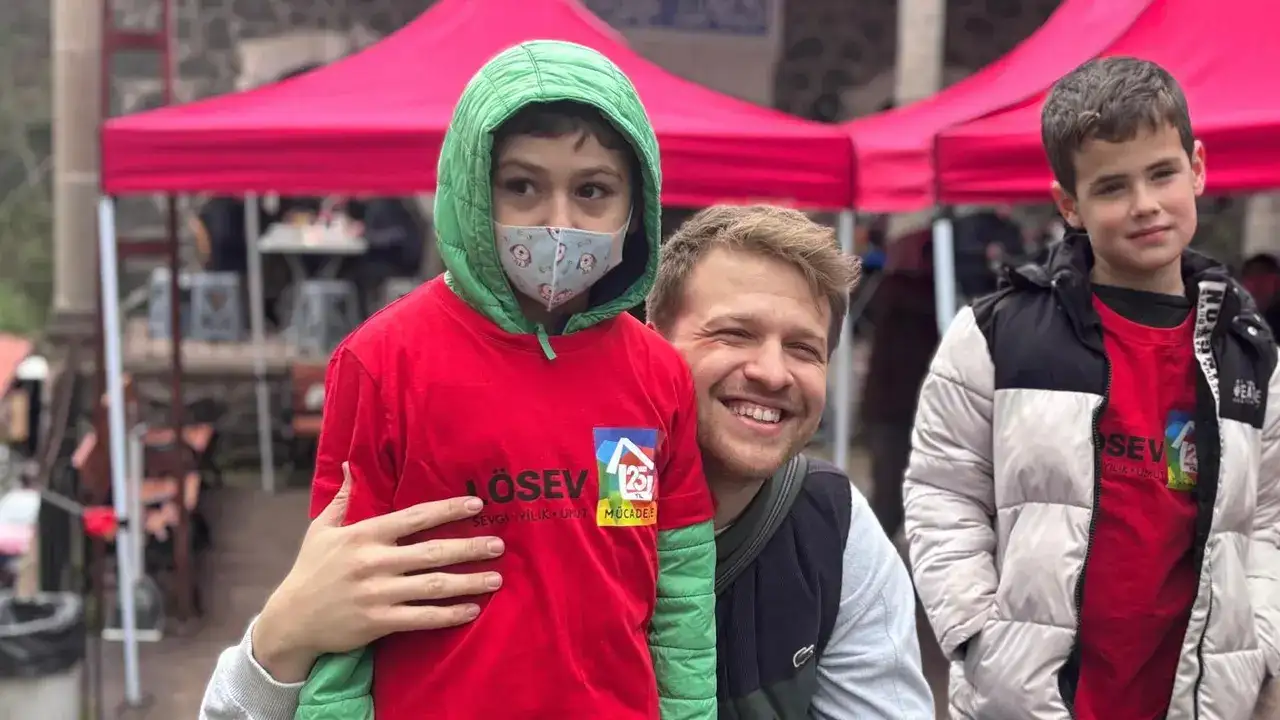 losevin-minik-kahramanlari-tasacak-bu-deniz-setini-ziyaret-etti