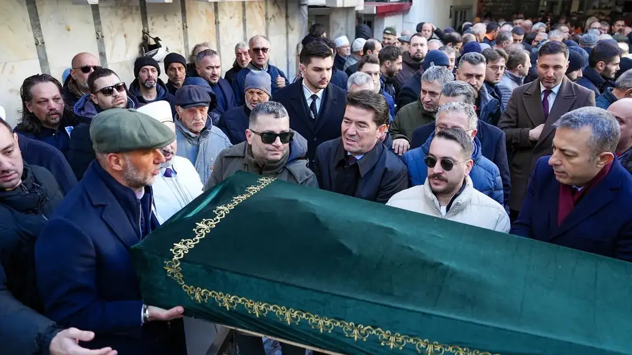 trabzon-spor-camiasinin-duayeni-sabri-demirkaya-son-yolculuguna-ugurlandi