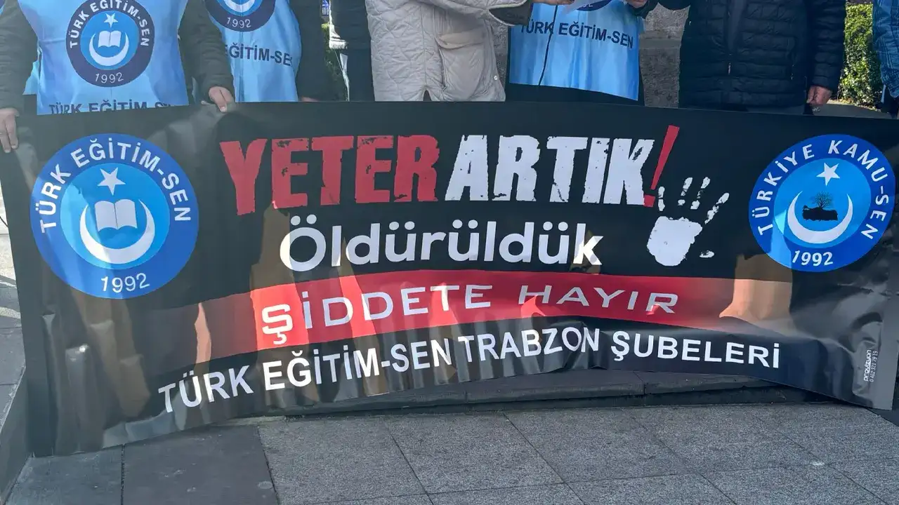 trabzonda-fatma-nur-celik-icin-tepki-ogretmeni-korumak-gelecegi-korumaktir