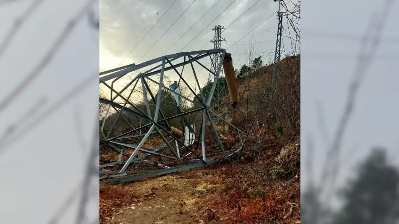 artvinde-kablolalari-caldilr