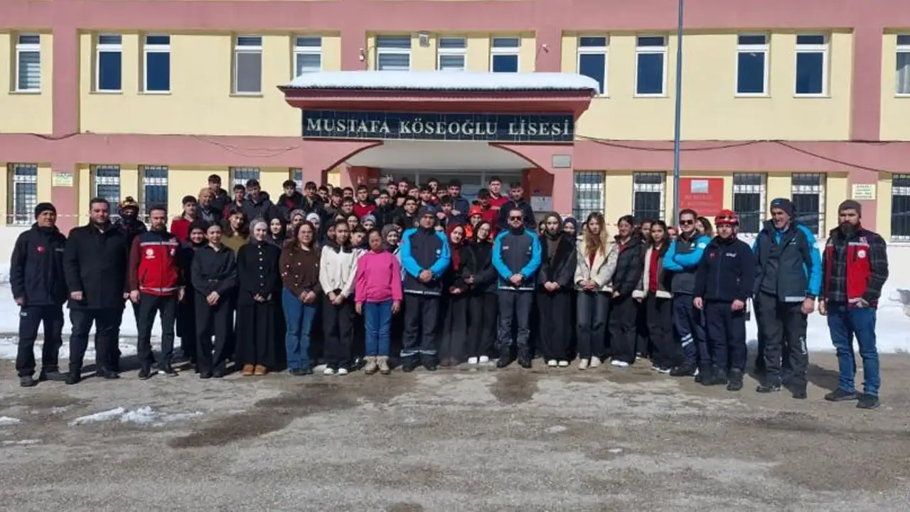 bayburtta-afaddan-deprem-bilgilendirmesi-ve-tatbikat