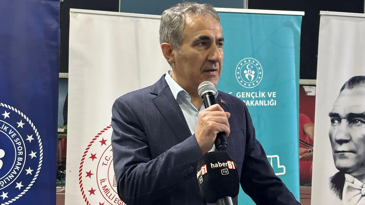 trabzon-genc-teniscilere-ev-sahipligi-yapiyor-100-sporcu-sahada