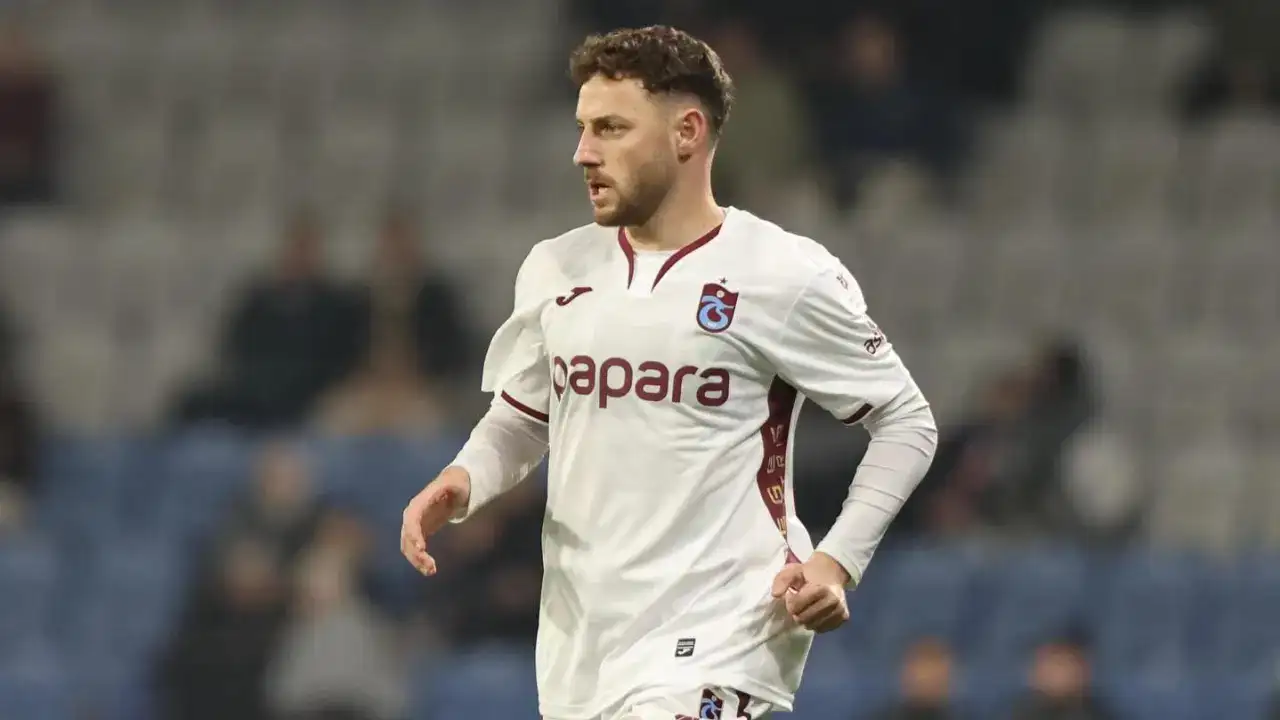 trabzonsporun-yildizi-cocukluk-hayalini-anlatti-ben-de-bu-sahada-oynar-miyim-diyordum