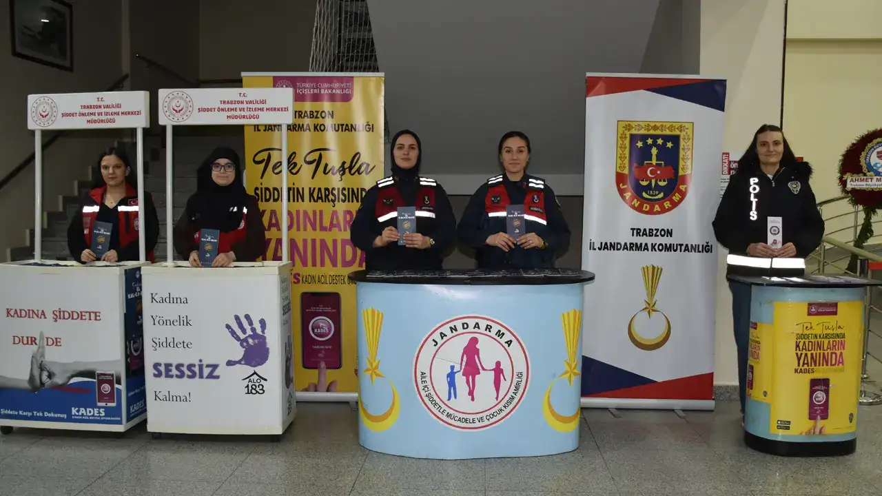 trabzonda-8-mart-dunya-kadinlar-gunu-icin-sahnelediler