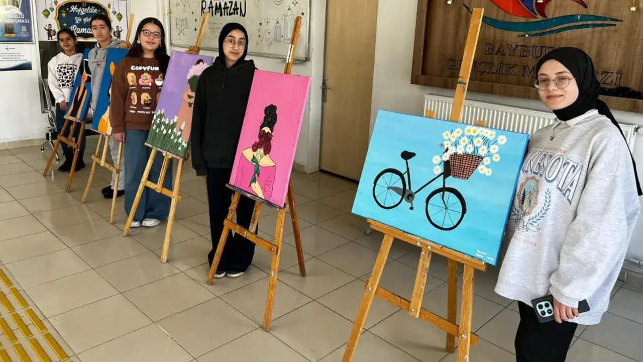 bayburtta-kadinlar-gunune-ozel-resim-sergisi-acildi