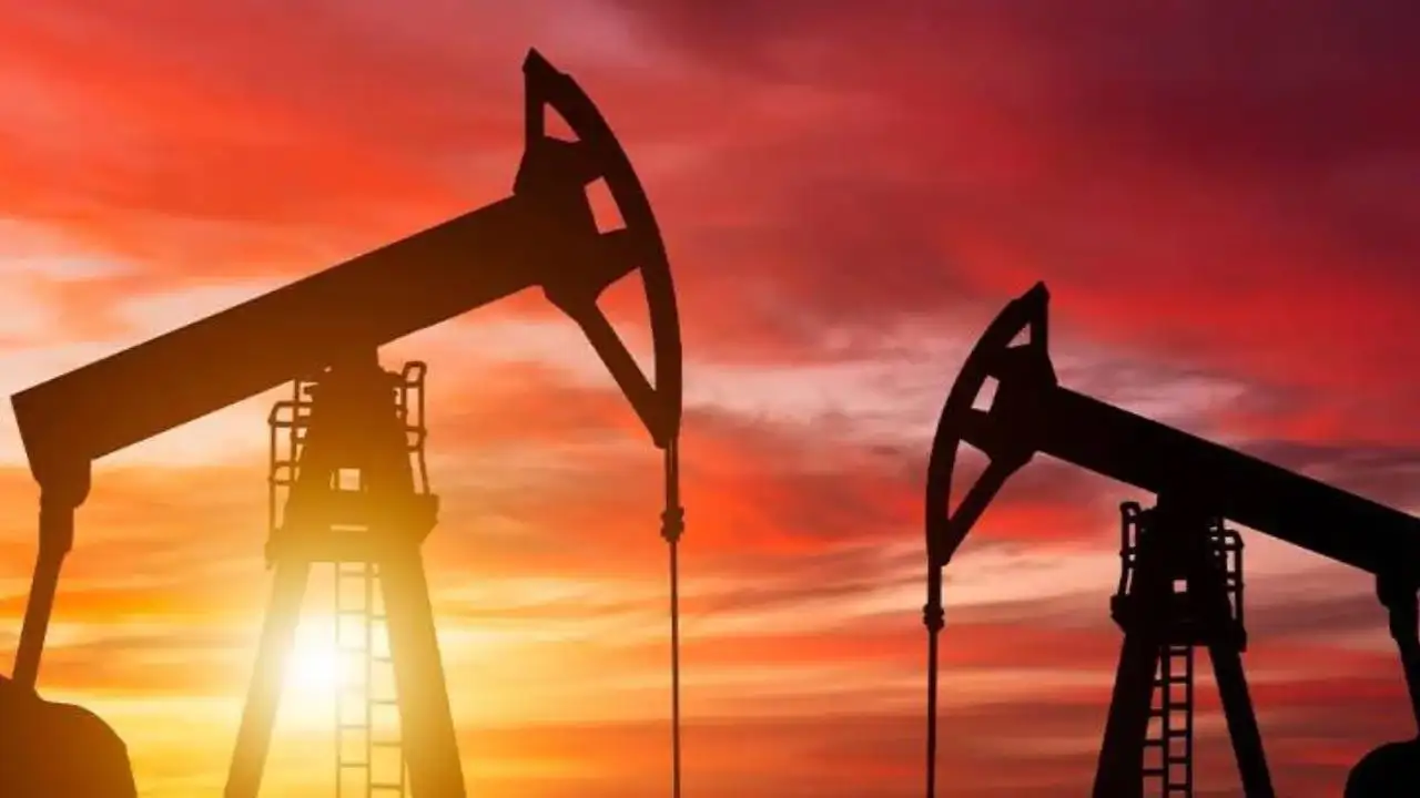 petrol-fiyatlarinda-kara-pazartesi-113-dolari-gordu