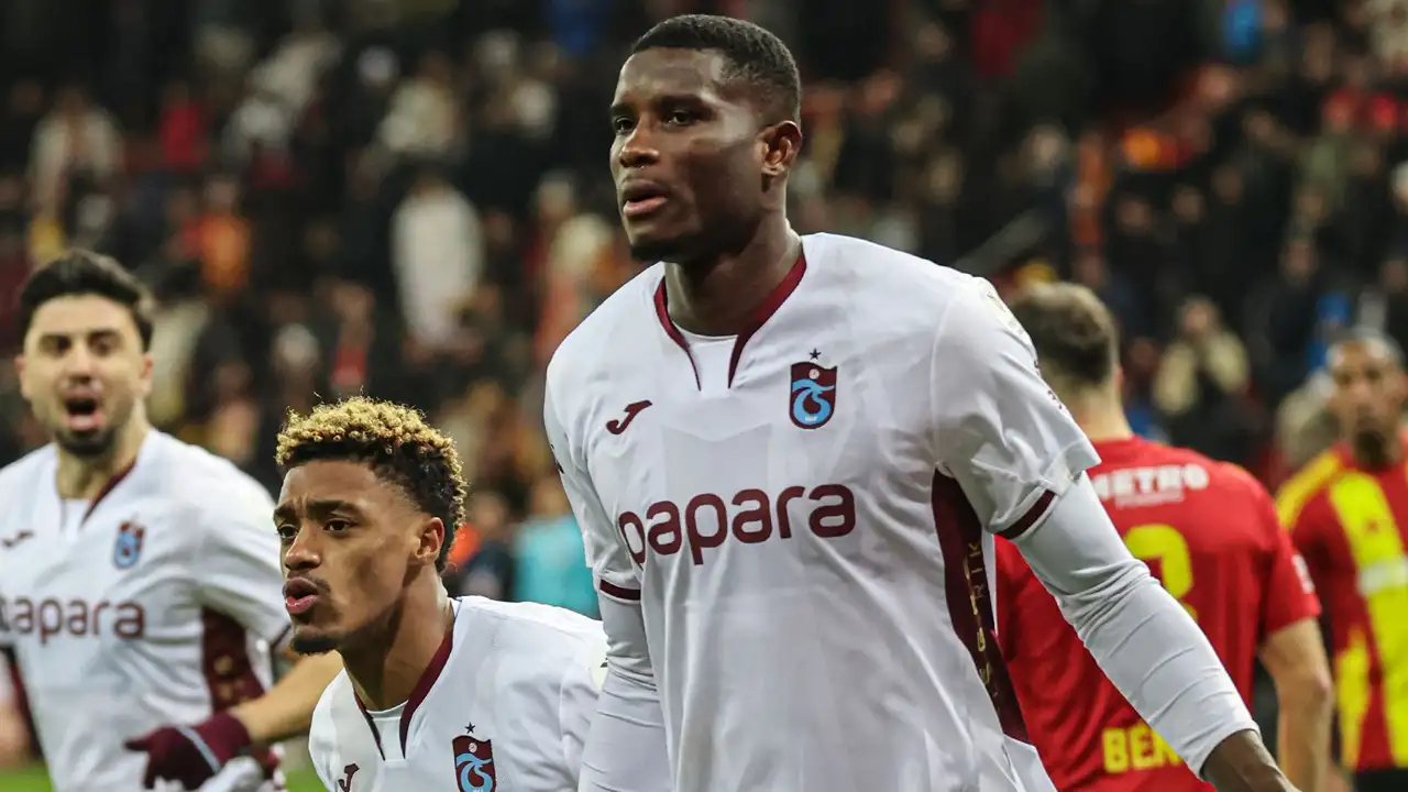 burak-yilmaz-rekorunu-egale-etti-trabzonspor-tarihine-gecti