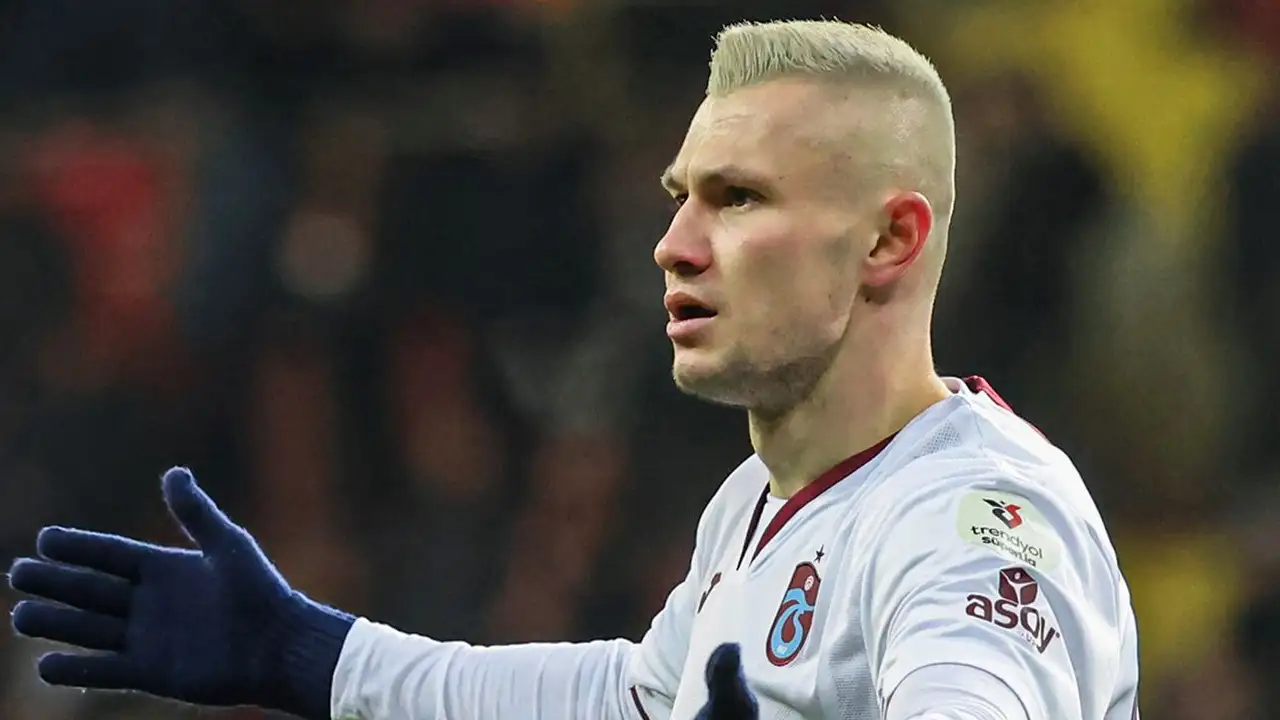 trabzonspor-dis-sahada-sampiyonluk-sezonunu-hatirlatti