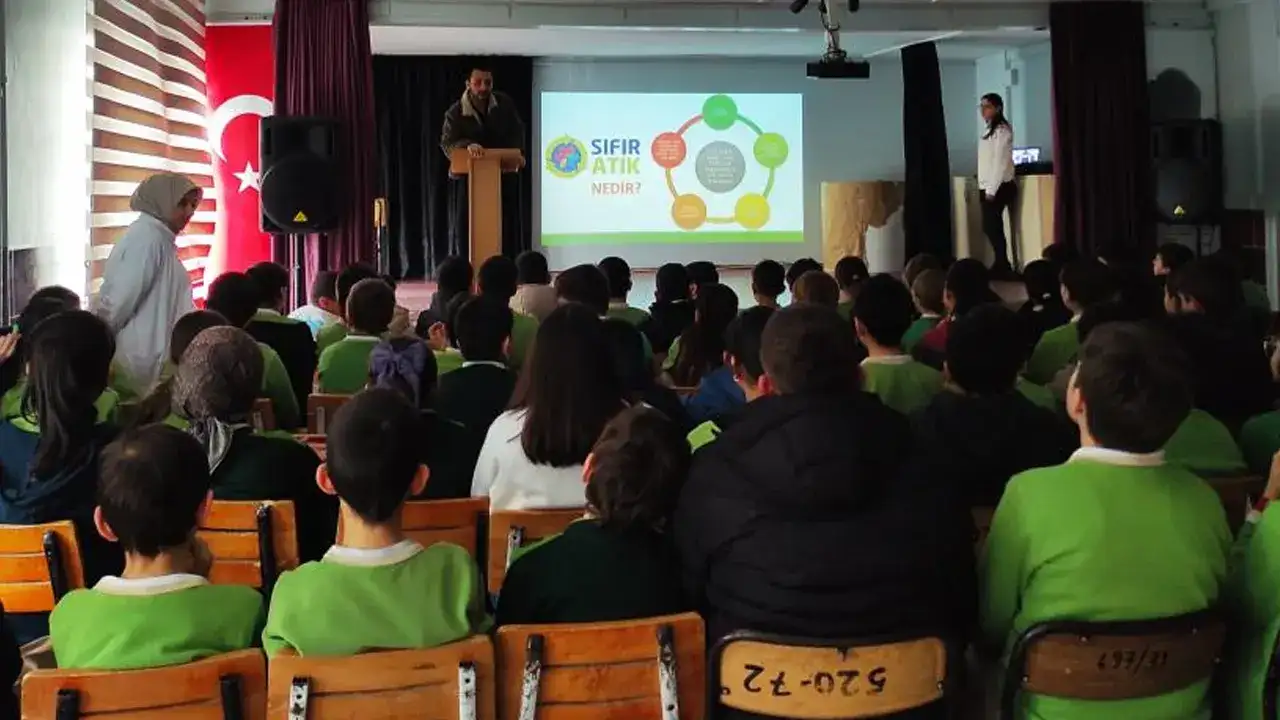 bayburtta-ogrencilere-sifir-atik-ve-cevre-bilinci-egitimi