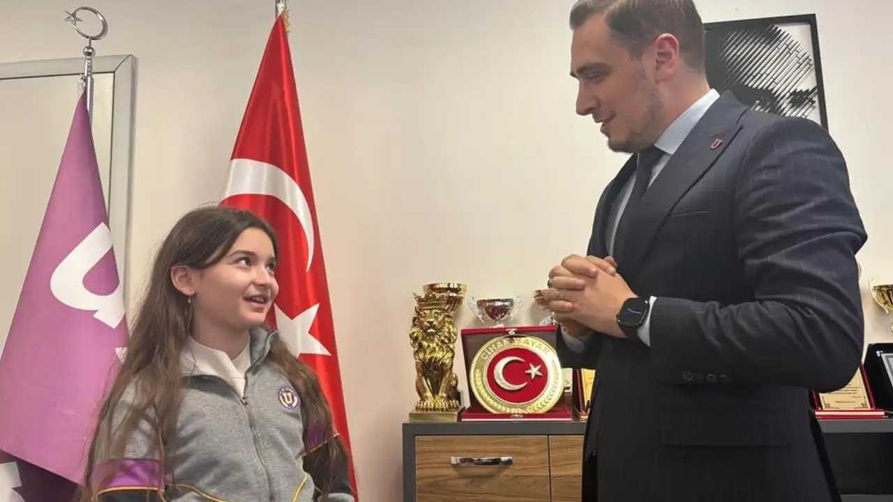 matematikte-dunya-birincisi-olan-trabzonlu-linanin-hayali-nobel-odulu