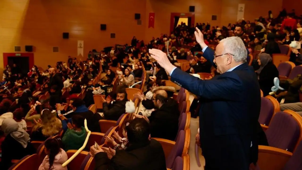 orduda-ramazan-gecesinde-ilahi-konseri-grup-ravzadan-duygu-dolu-program