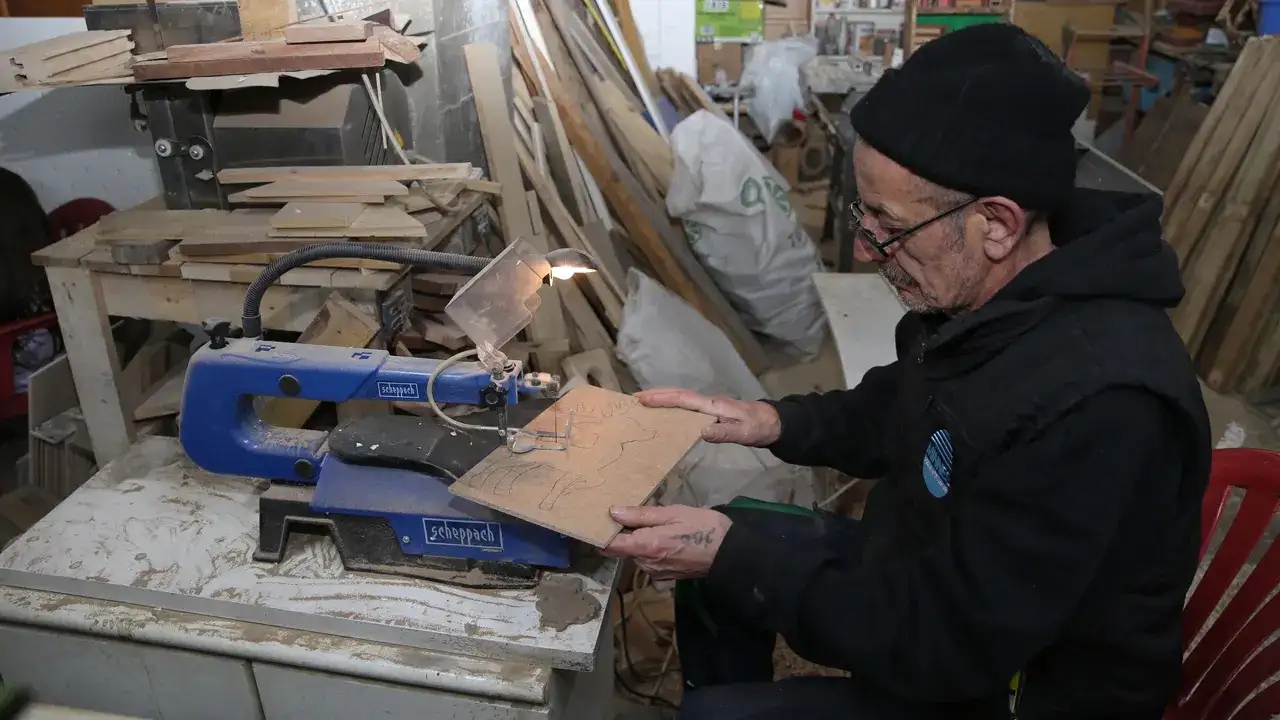 rizede-70-yasinda-ahsap-atolyesi-kurdu