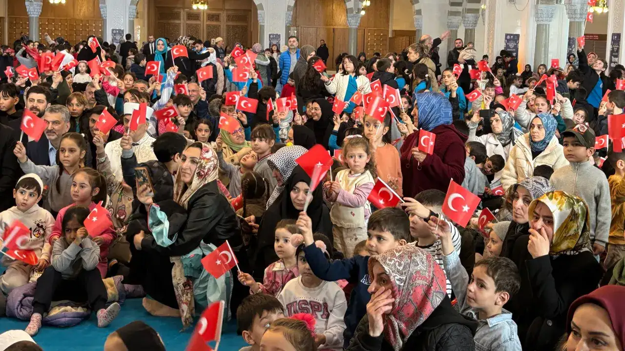 trabzonda-cocuklar-tekne-orucu-gelenegiyle-bulustu