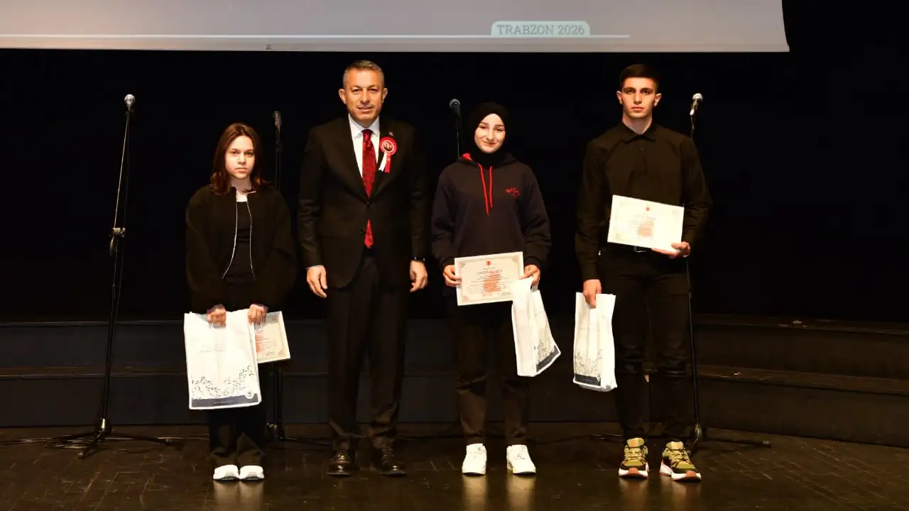 trabzonda-istiklal-marsinin-kabulunun-105