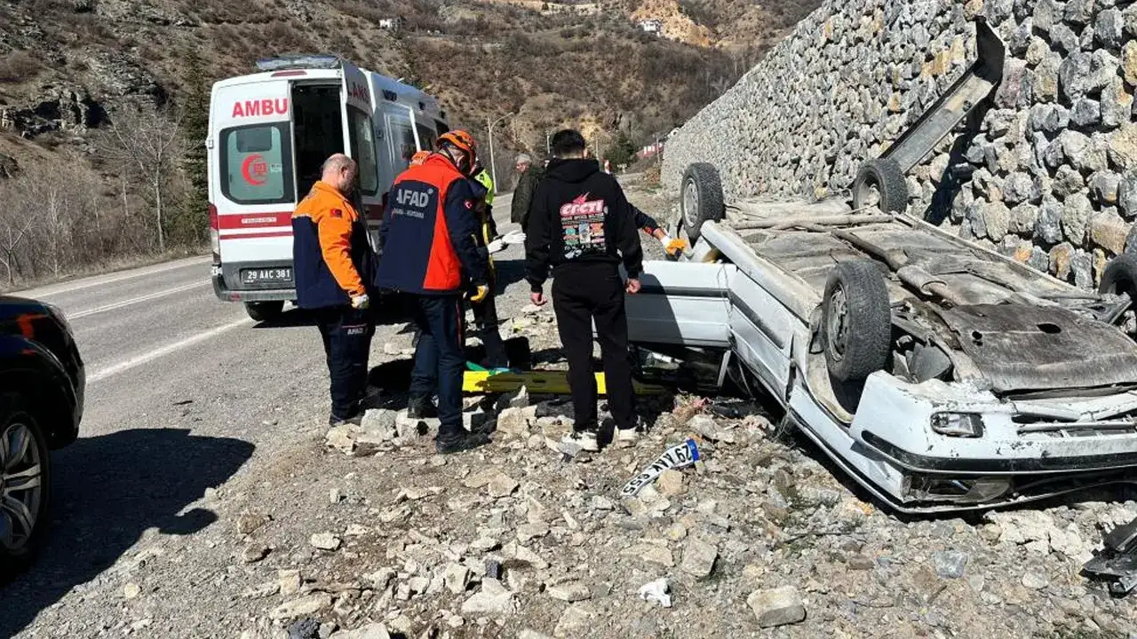 trabzondan-yola-cikan-otomobil-ters-dondu-yaralilar-var