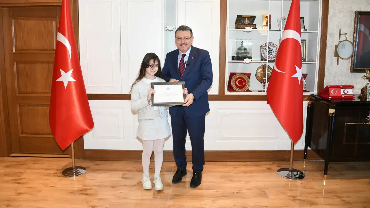 trabzonlu-dunya-sampiyonu-linadan-baskan-gence-ziyaret