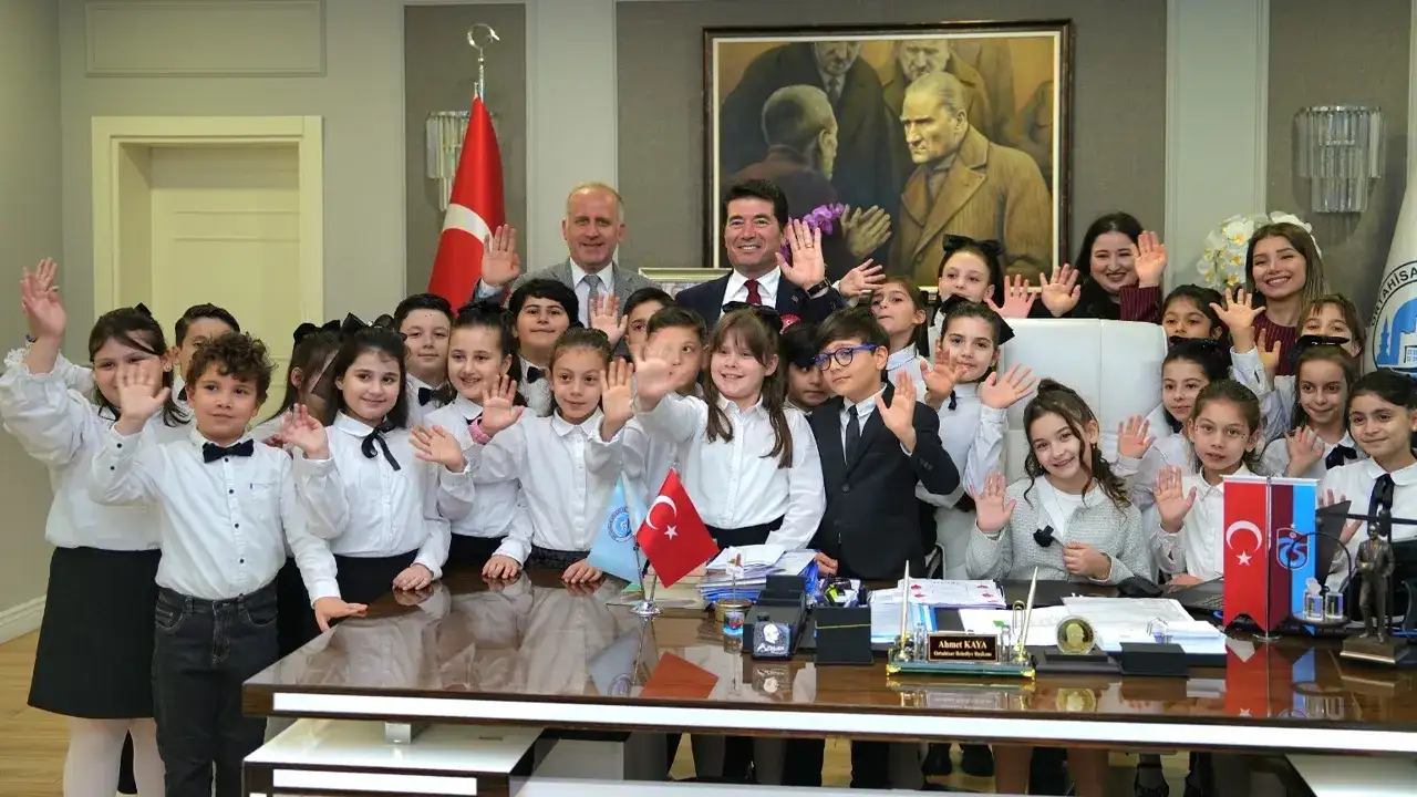 trabzonlu-linadan-buyuk-basari-baskan-kaya-koltugunu-devretti