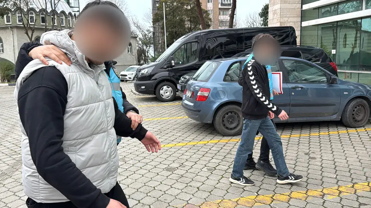 trabzonspor-maci-sonrasi-3-polis-aciga-alindi