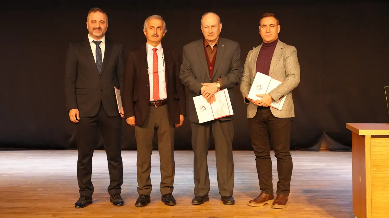 trude-mehmet-akif-ersoy-icin-vefa-paneli