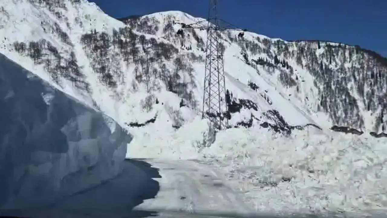 artvin-macahel-gecidi-10-gun-sonra-yeniden-ulasima-acildi