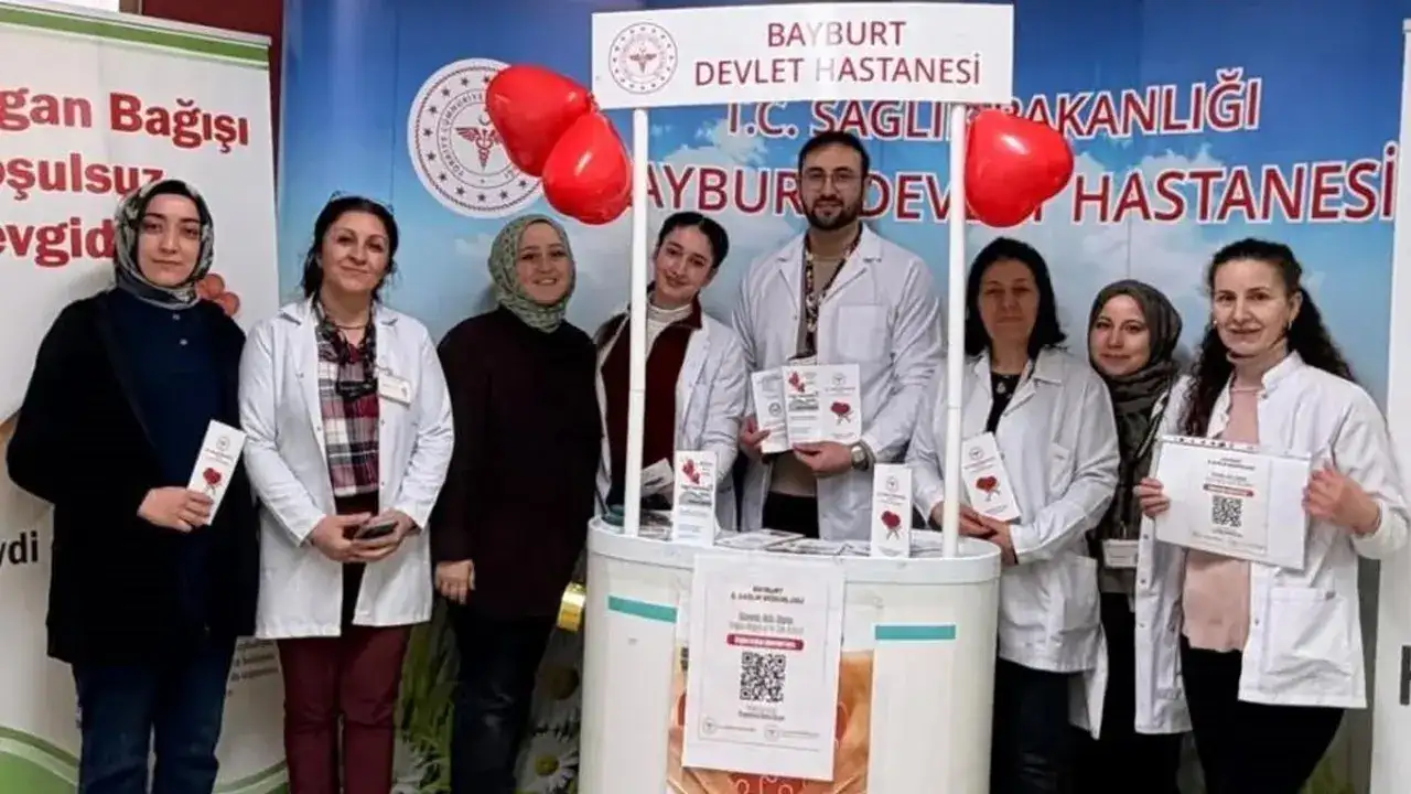 bayburt-devlet-hastanesinde-organ-bagisi-farkindalik-standi
