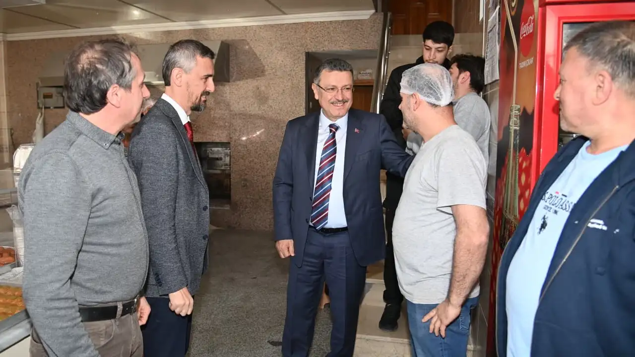 baskan-genc-akcaabatta-iftar-sofrasinda-vatandaslarla-bulustu-verdigimiz-sozleri-hayata-geciriyoruz