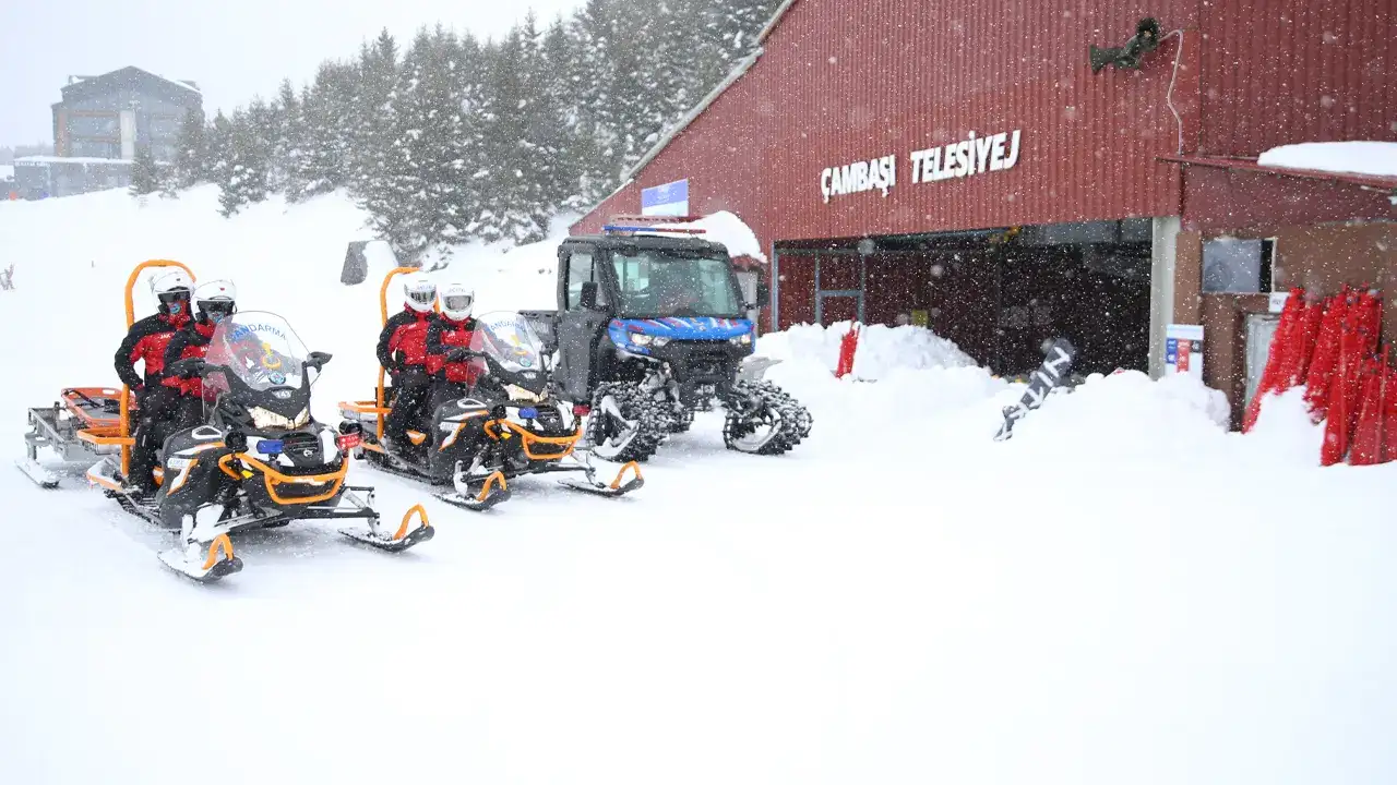 cambasi-kayak-merkezinde-jak-timi-bu-sezon-128-olaya-mudahale-etti