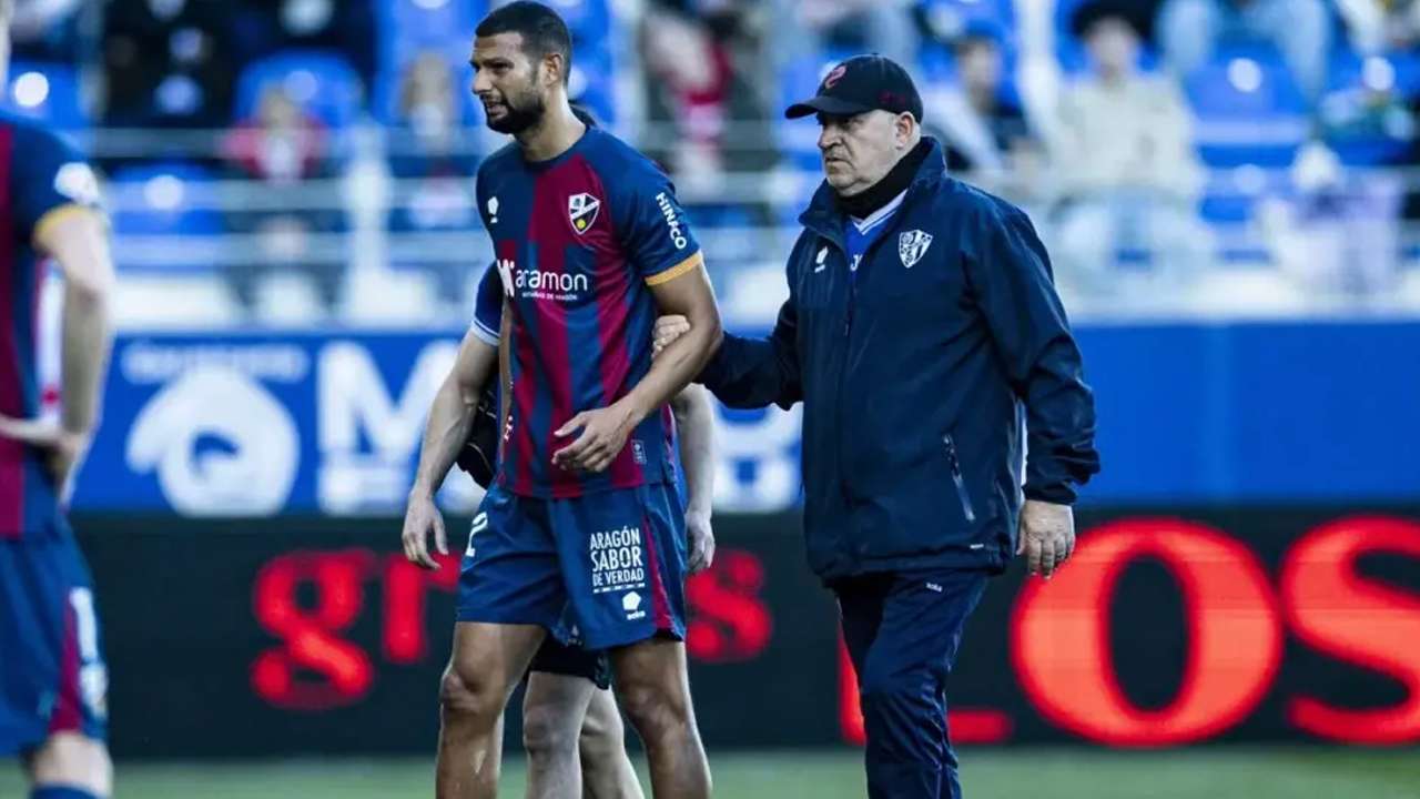 trabzonsporun-eski-futbolcusunda-sanssizlik-suruyor-ulkesinde-sakatlikla-basladi