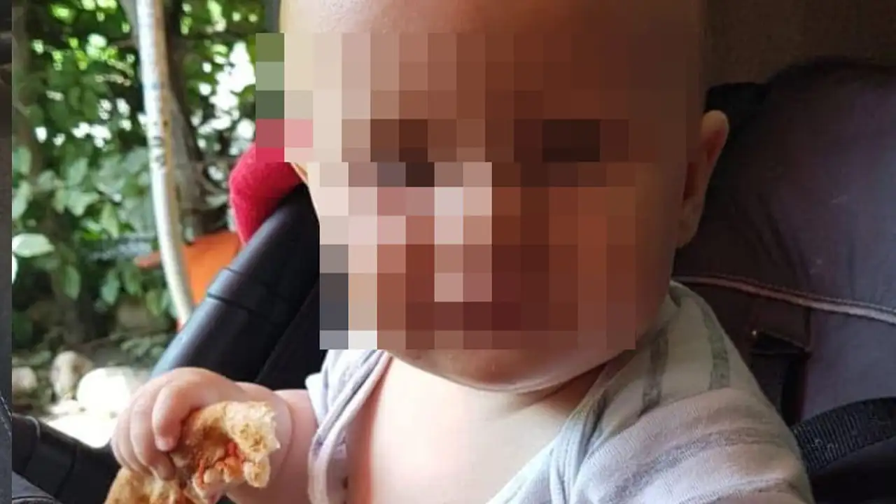 annen-seni-terk-etti-diyerek-7-yil-cop-evde-sakladilar-duygusal-bulusmada-yurek-burkan-detay