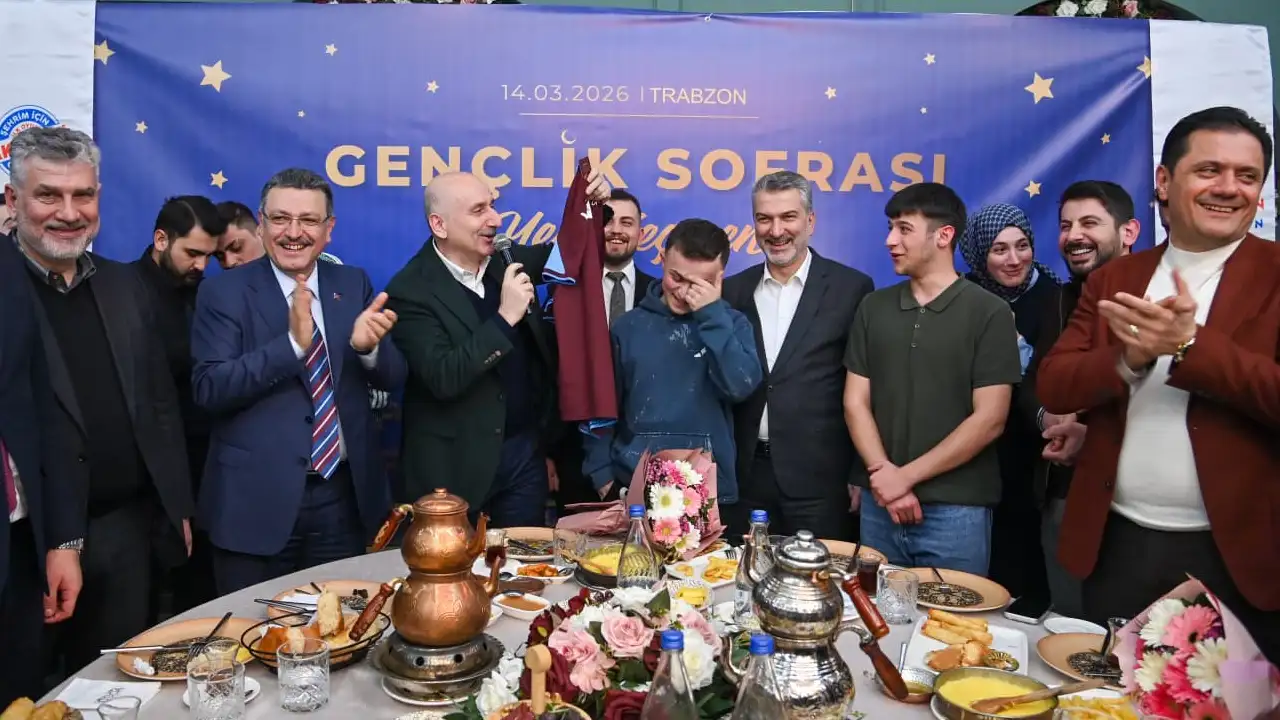 baskan-genc-sahurda-genclerle-bulustu-turkiyeye-siz-yon-vereceksiniz