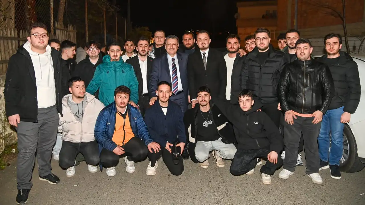 baskan-genc-sahurda-genclerle-bulustu-turkiyeye-siz-yon-vereceksiniz