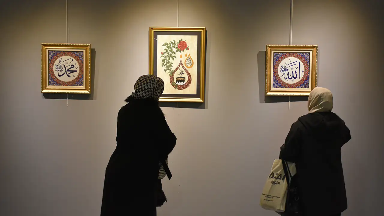 trabzonda-gul-ve-kalem-sergisi-sanatseverlerle-bulustu