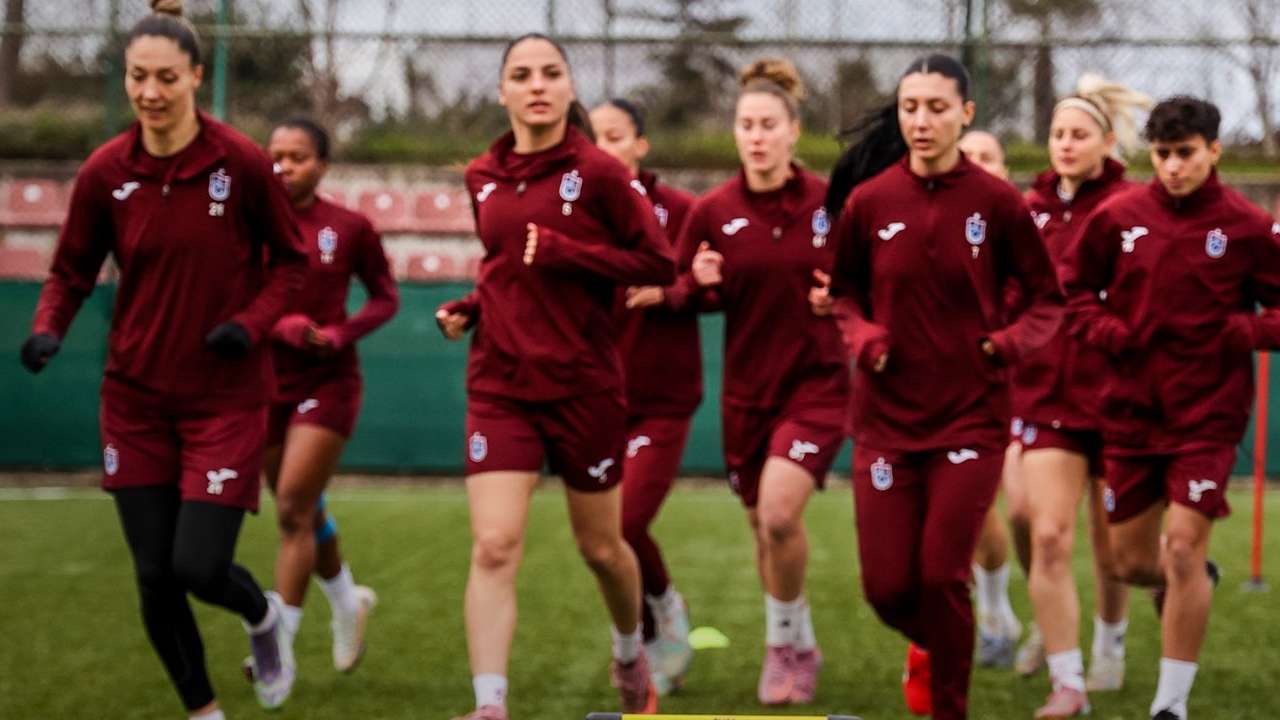 trabzonspor-fenerbahce-macinin-hazirliklarini-tamamladi-tek-hedef-3-puan