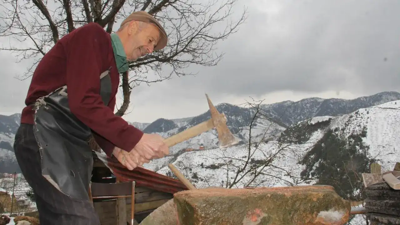 giresunda-son-degirmen-tasi-ustasi-meslek-benimle-bitebilir