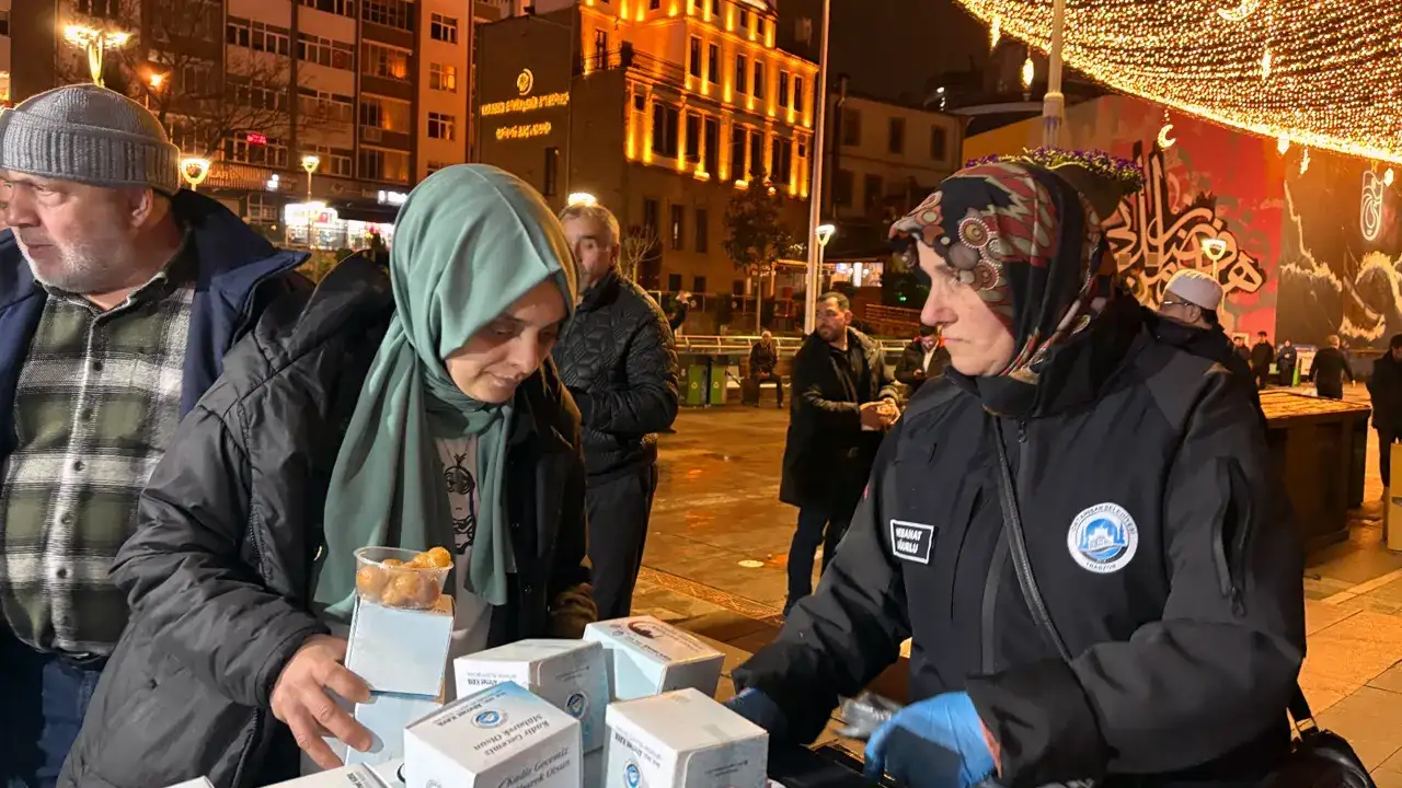 ortahisar-belediyesinden-kadir-gecesinde-camilerde-ikram