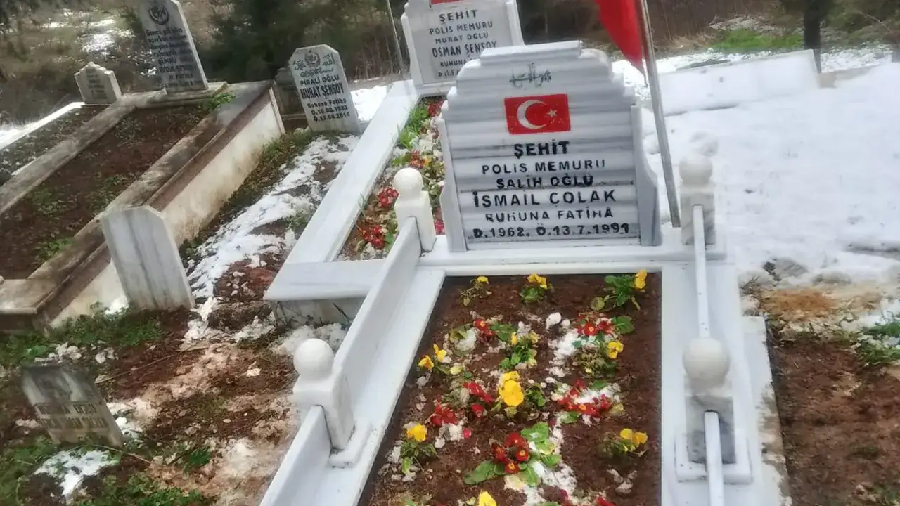 sehitlikler-temizlendi