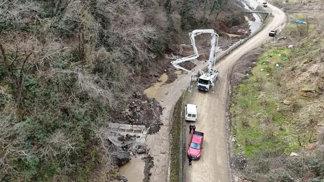 trabzon-sera-vadisinde-taskin-riskine-karsi-calismalar-suruyor